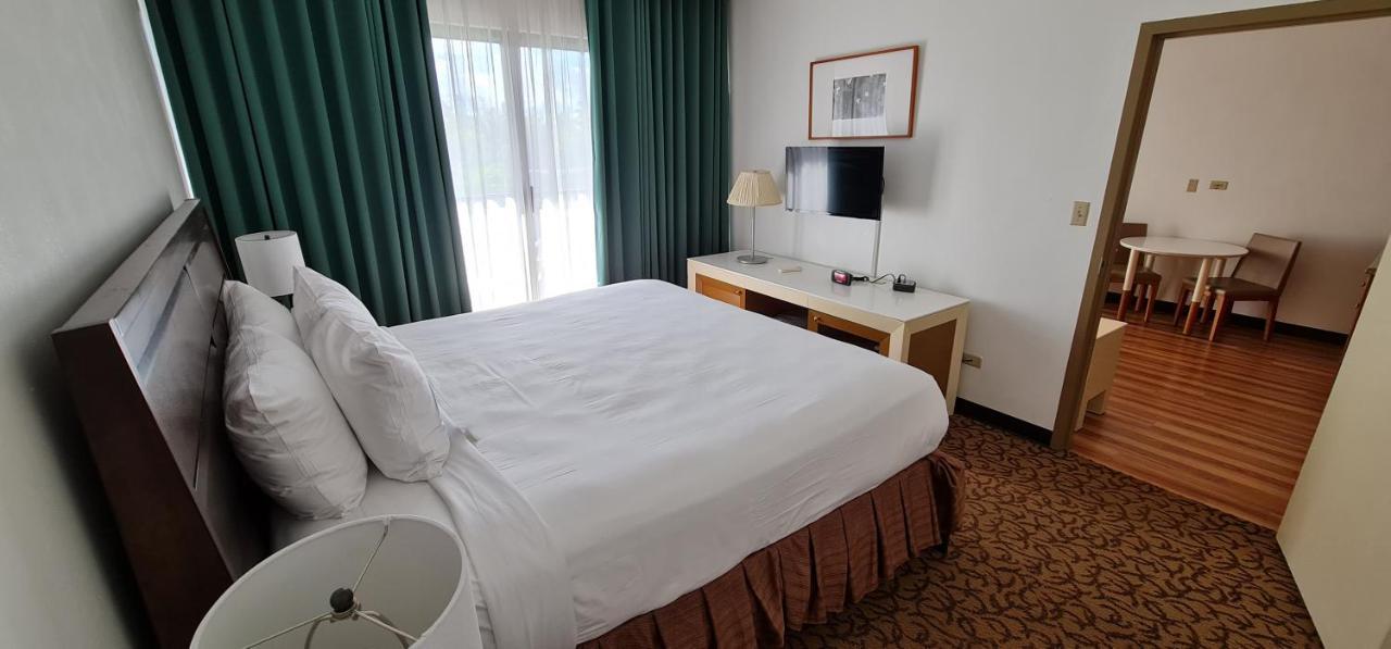 Surestay By Best Western Guam Airport Barrigada Esterno foto